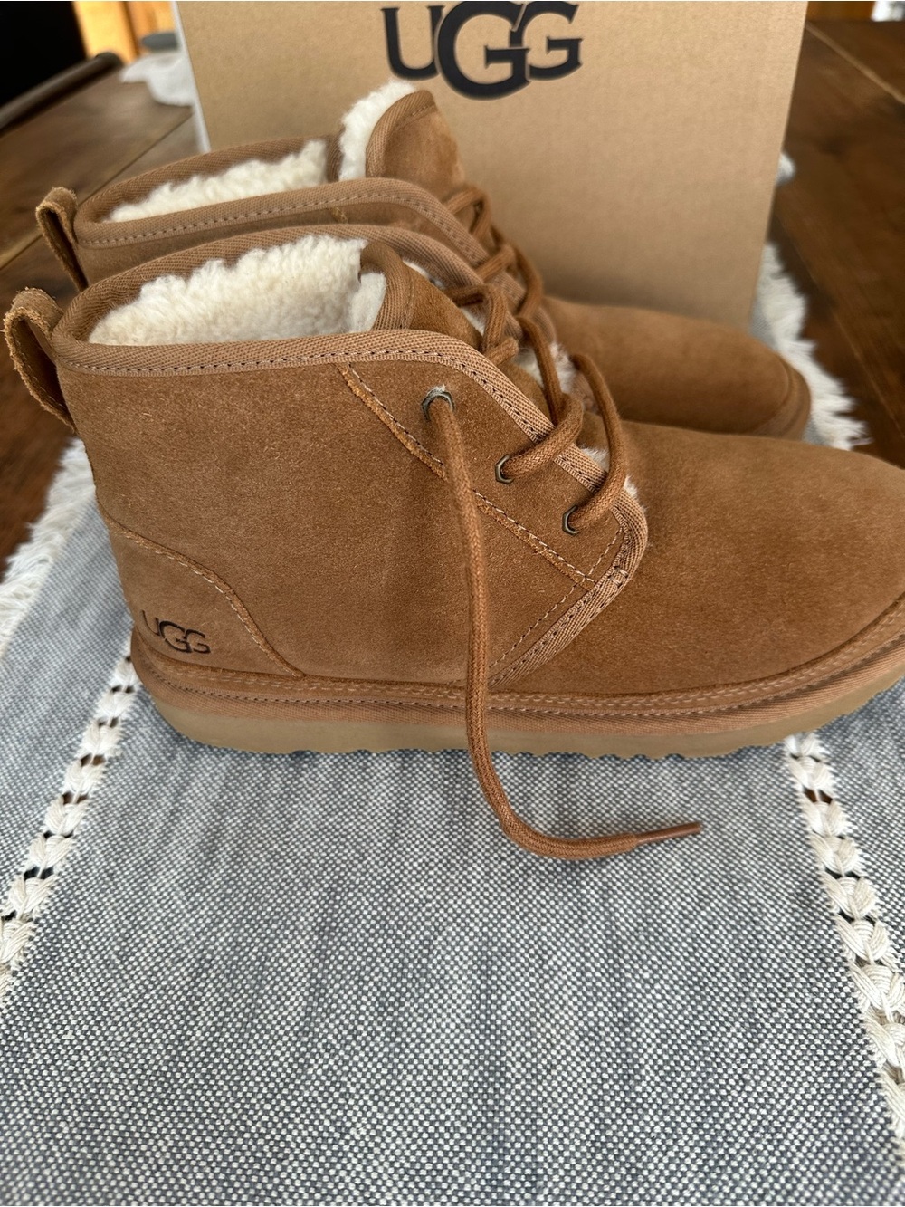 UGG Kids Chestnut Suede Lace-Up Boots with Shearling
